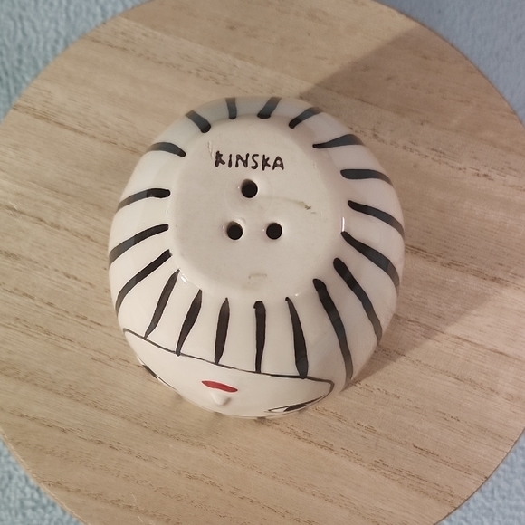 Kinska By Anthropologie Artistic Black and White Face Planter - Picture 5 of 8